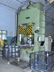 250 TON HYDRAULIC PRESS